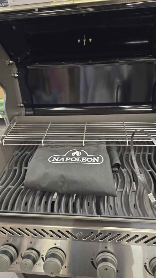 Napoleon rogue 525 propane barbecue grill - photo 4
