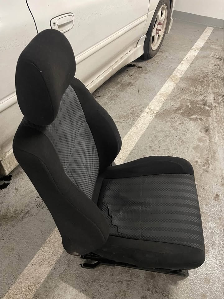 Subaru Impreza Seat - photo 3