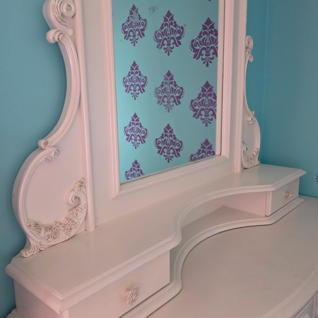Girls Fancy White Mirrored Dresser With Matching Nighstand