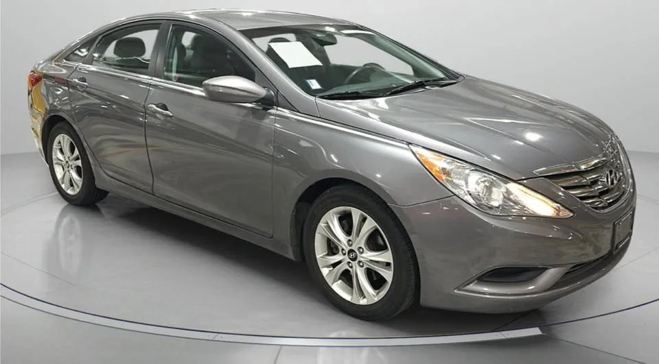 2011 Hyundai Sonata 4dr Sdn 2.4L Auto GL image indicator(2)