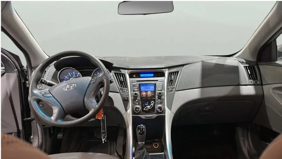 2011 Hyundai Sonata 4dr Sdn 2.4L Auto GL image indicator(3)