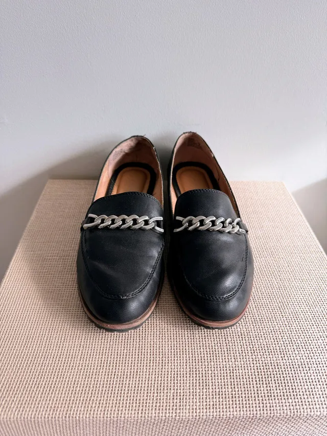 Kelly & Katie Black Leather Loafers, Size 7 image indicator(2)