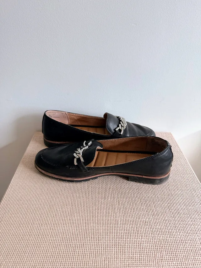 Kelly & Katie Black Leather Loafers, Size 7 image indicator(4)