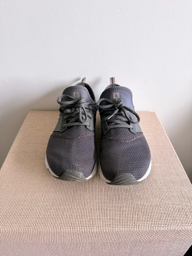 New Balance Grey Running Shoes, Size 7.5 image indicator(2)
