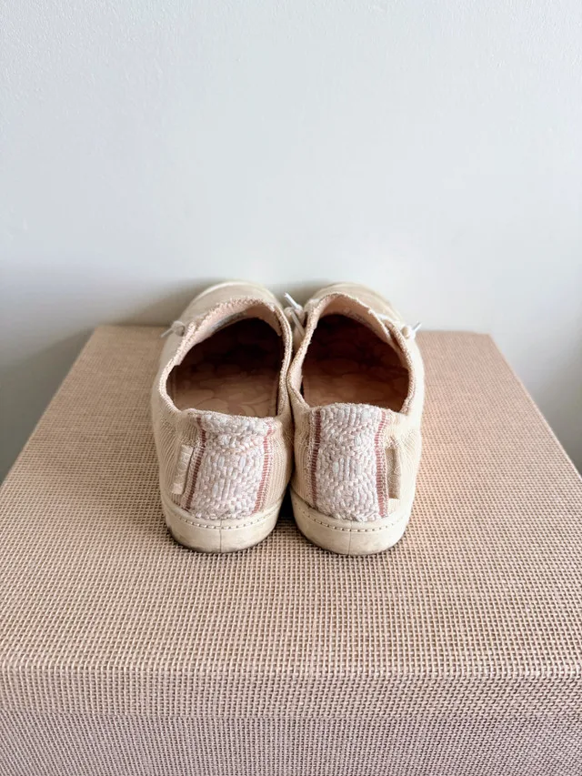 Roxy Beige Sneakers, Size 8 image indicator(5)