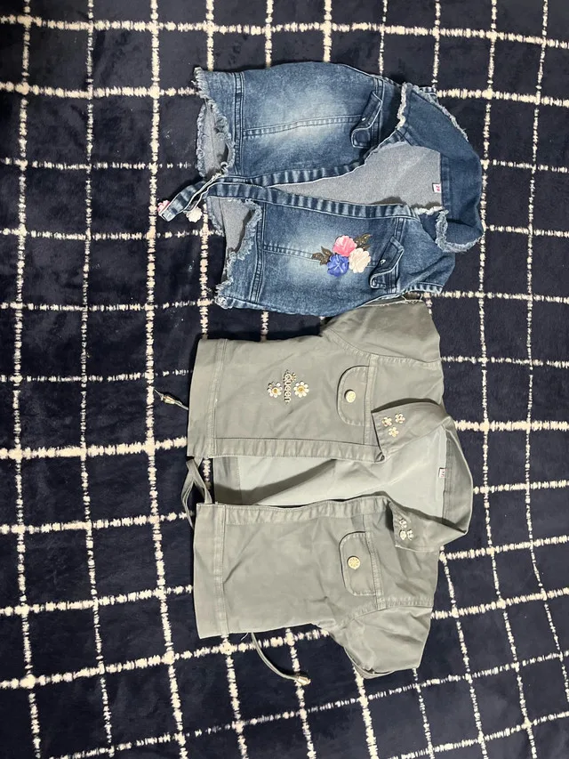 Girls Vest Both $6 thumbnail