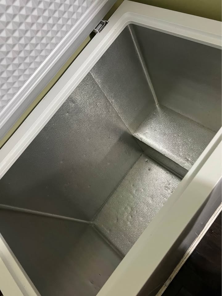 Danby 7.0 CU ft convertable freezer or fridge - photo 3