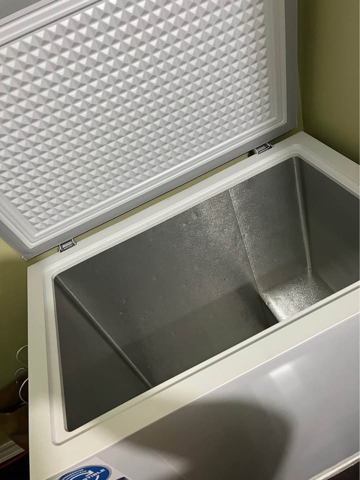 Danby 7.0 CU ft convertable freezer or fridge - photo 4
