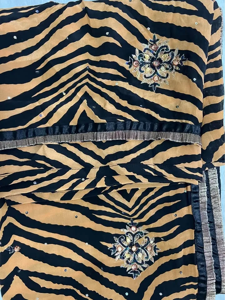 Silk embroidered Sari image indicator(2)