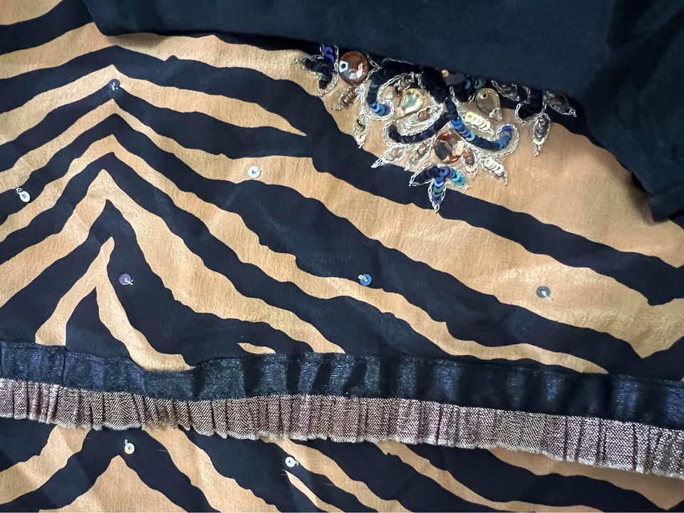 Silk embroidered Sari - photo 5