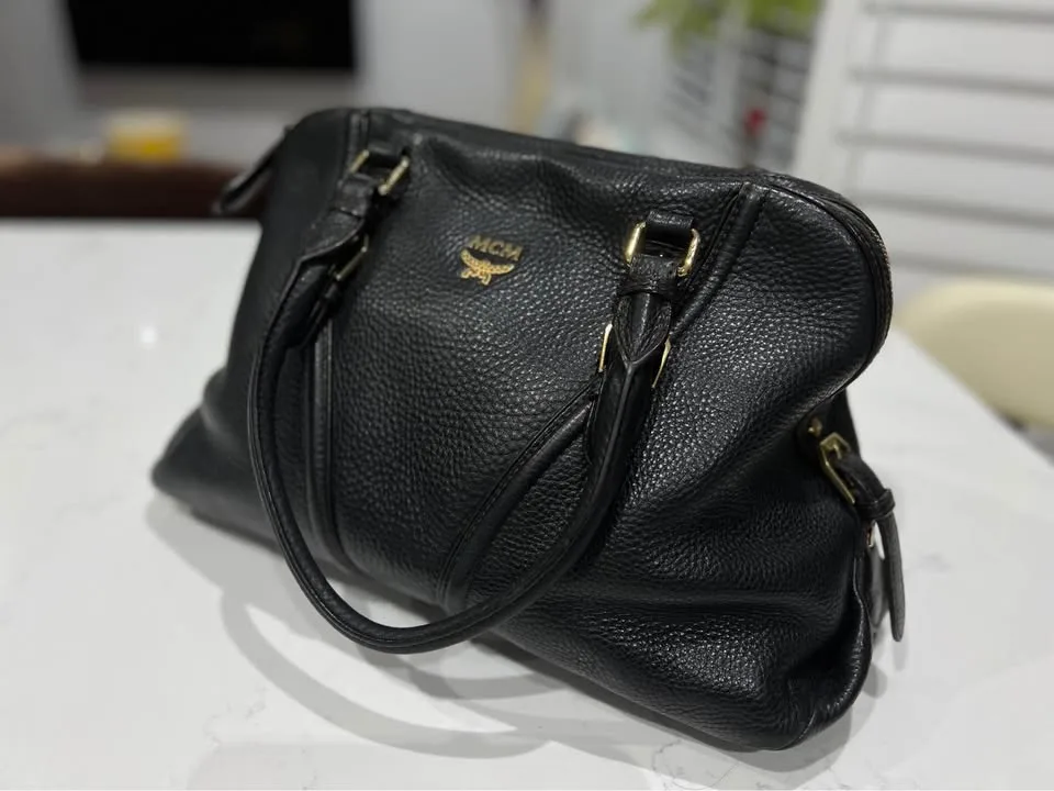 MCM leather handbag image indicator(9)
