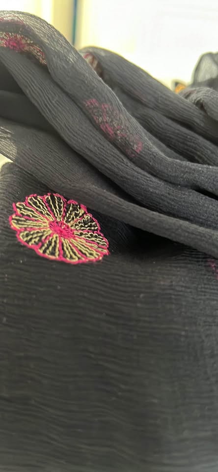 Silk embroidered chunni dupatta scarf - photo 4