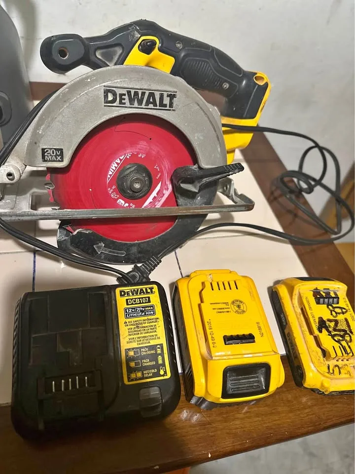 Cierra circular dewalt thumbnail