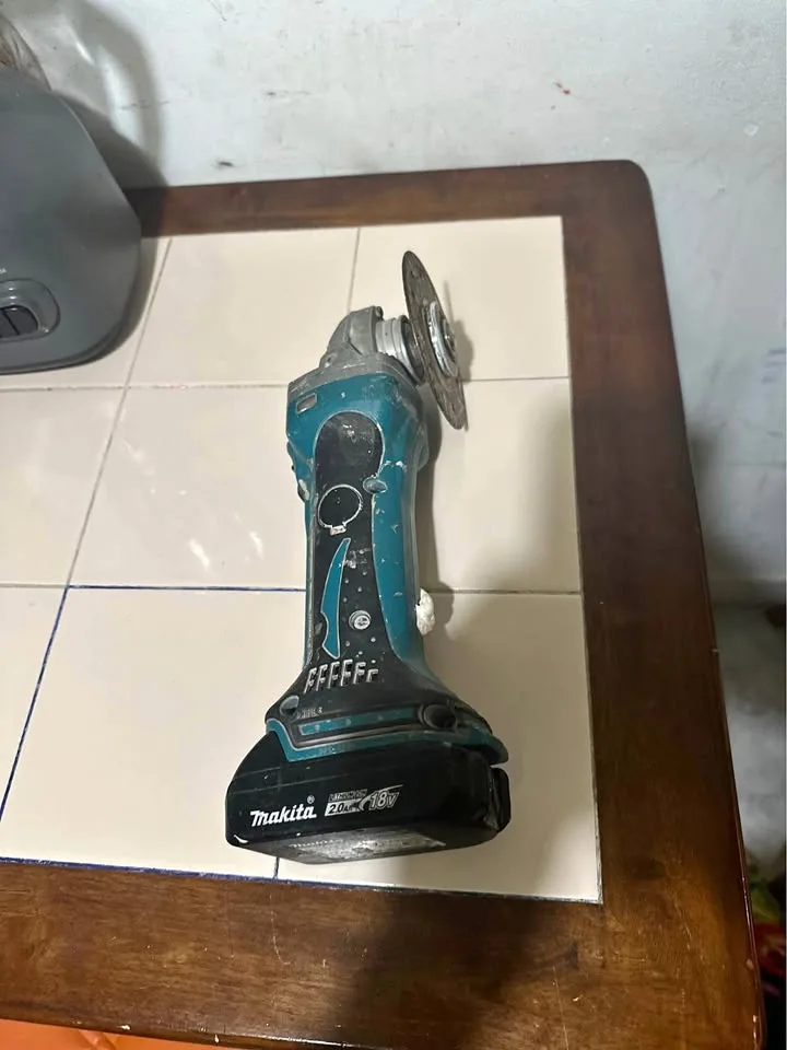 Makita DGA452RME Grinder thumbnail