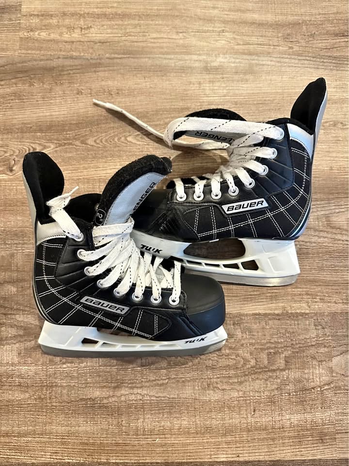 Skating shoes