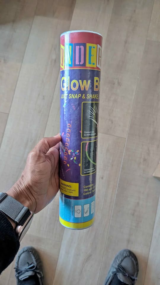 BNIB 100 glow sticks