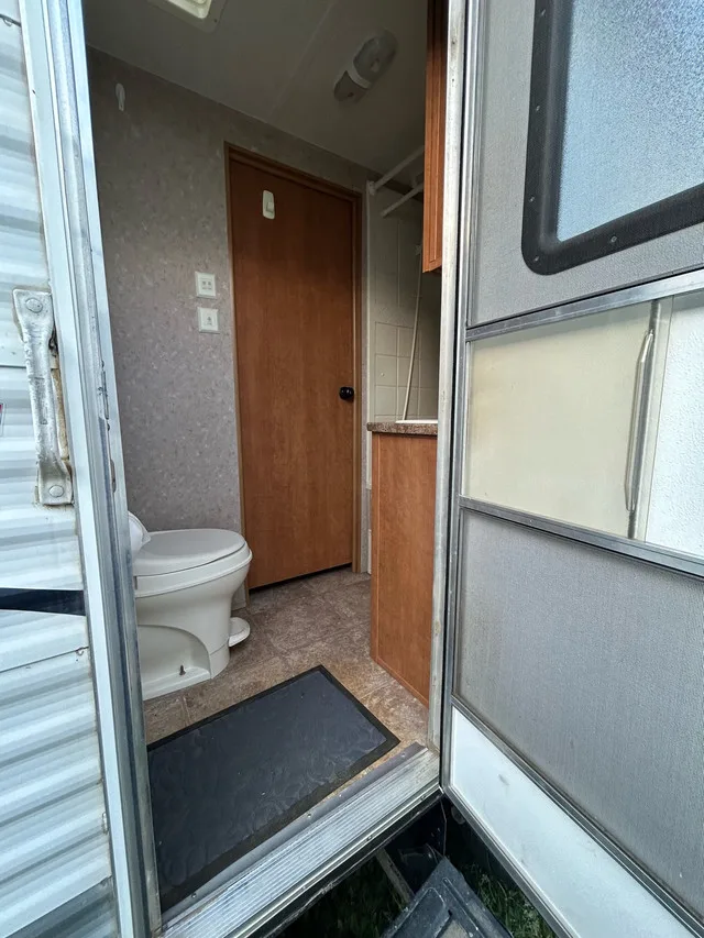 2011 Palomino 31 foot bhss image indicator(4)