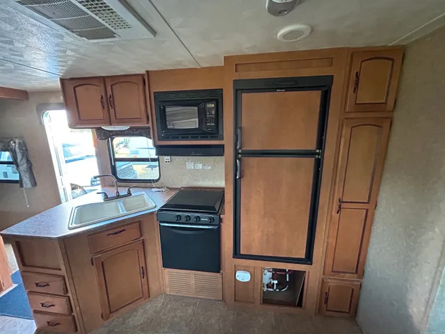 2011 Palomino 31 foot bhss image indicator(6)