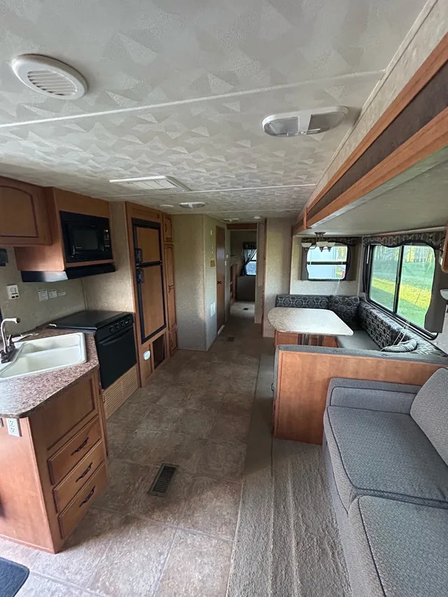 2011 Palomino 31 foot bhss image indicator(8)