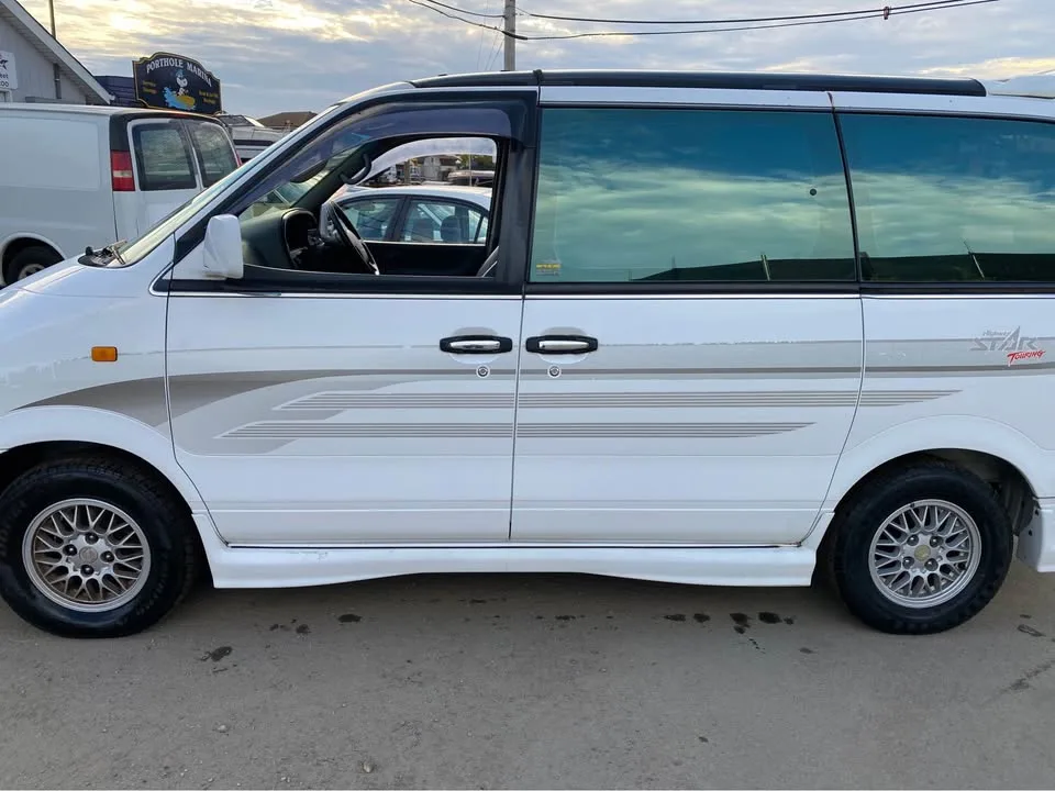 1997 Nissan Largo Star Touring · Right hand Drive image indicator(2)
