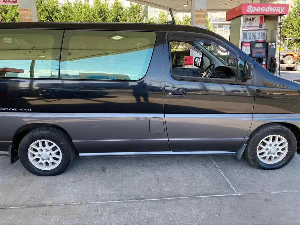 1998 Nissan homy · Right hand drive image indicator(4)