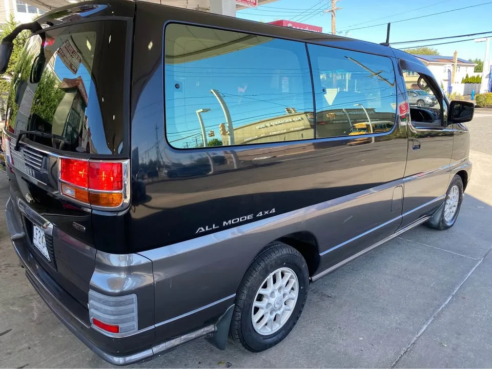 1998 Nissan homy · Right hand drive image indicator(5)