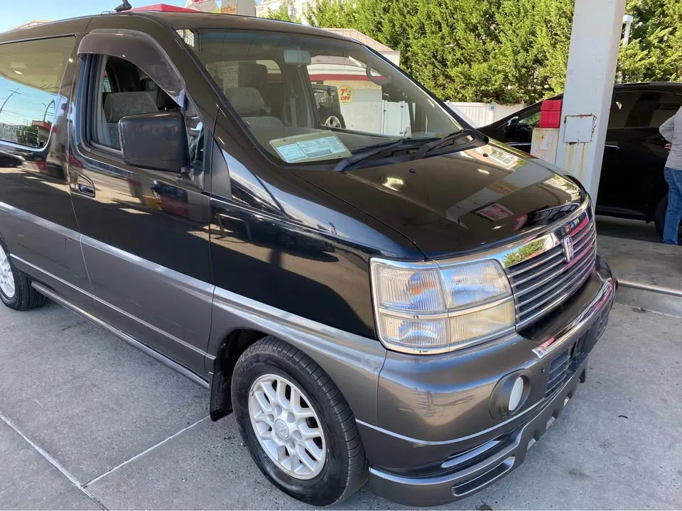 1998 Nissan homy · Right hand drive image indicator(8)