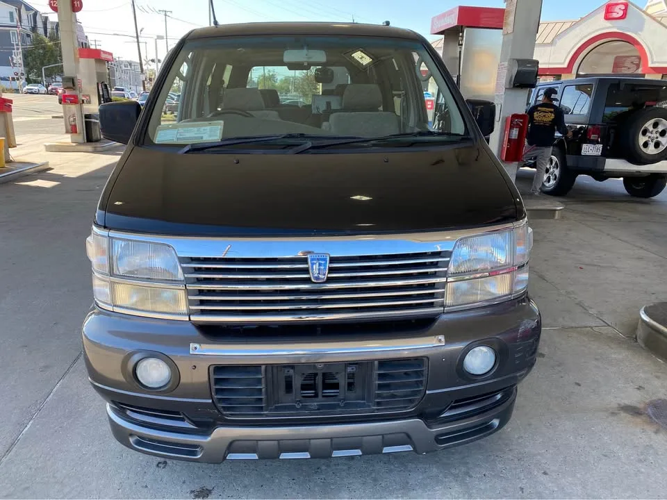 1998 Nissan homy · Right hand drive image indicator(9)