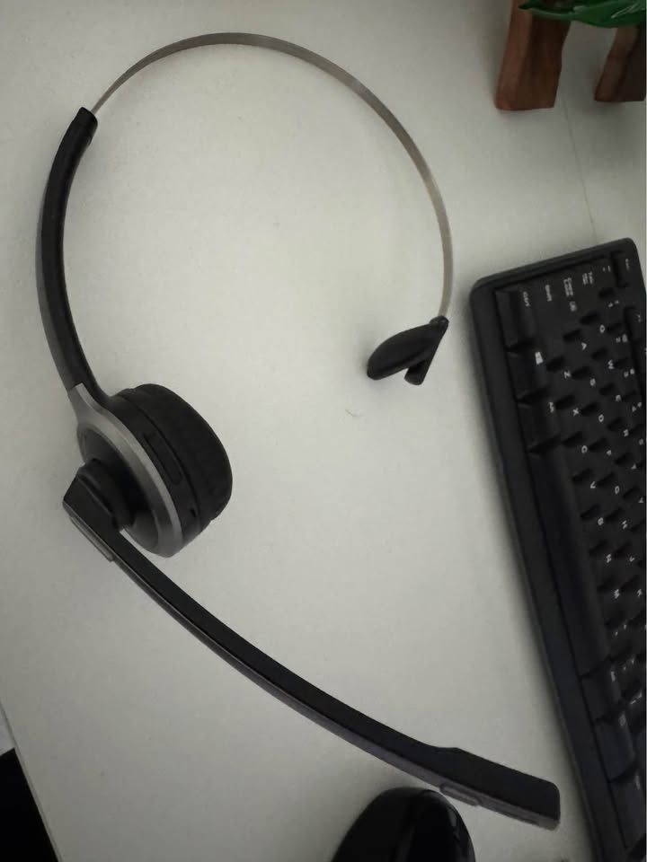 Never used headphones with good condition - photo 2