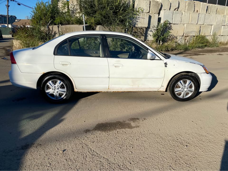 2002 Honda Civic · EX Sedan 4D - photo 2