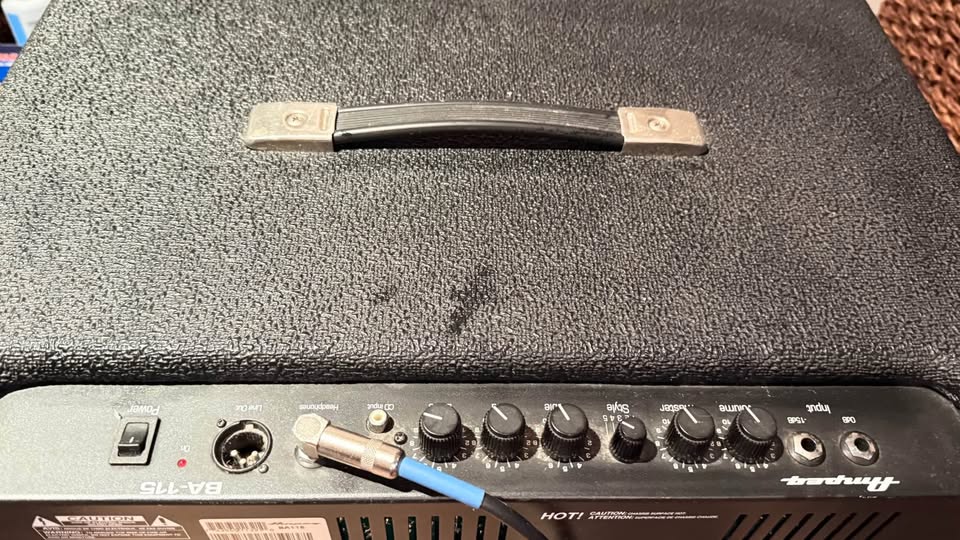Ampeg BA115 - Base Amplifier - photo 3