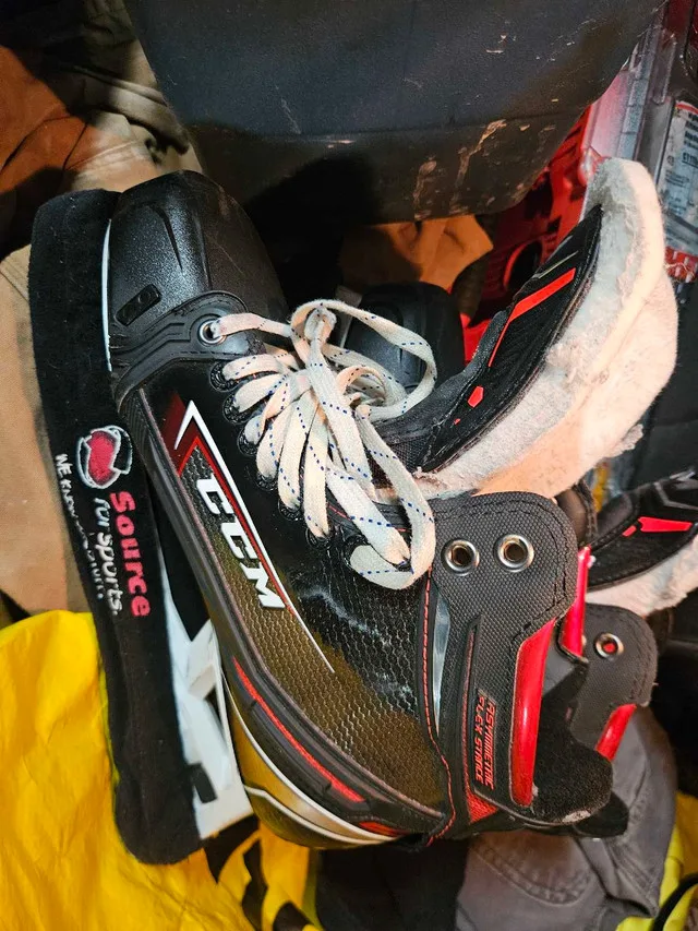 CCM JetSpeed FT2 Pro Stock Goalie Skates thumbnail
