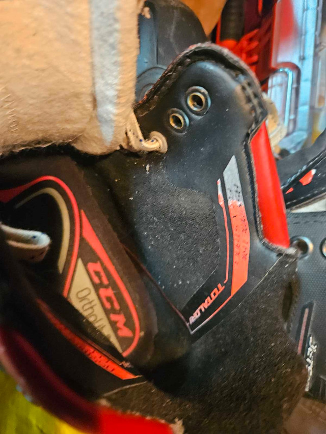 CCM JetSpeed FT2 Pro Stock Goalie Skates - photo 3