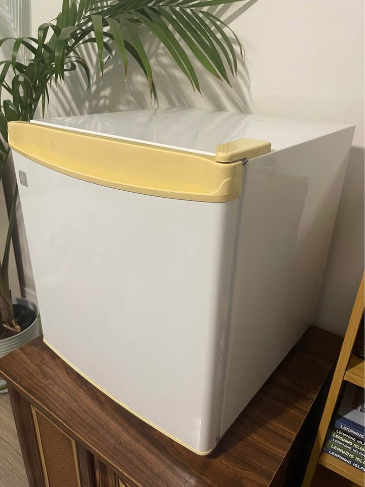 Mini Fridge - photo 2
