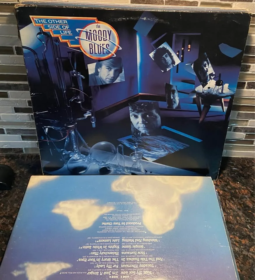Moody Blues OG Vinyl RIP John Lodge image indicator(5)