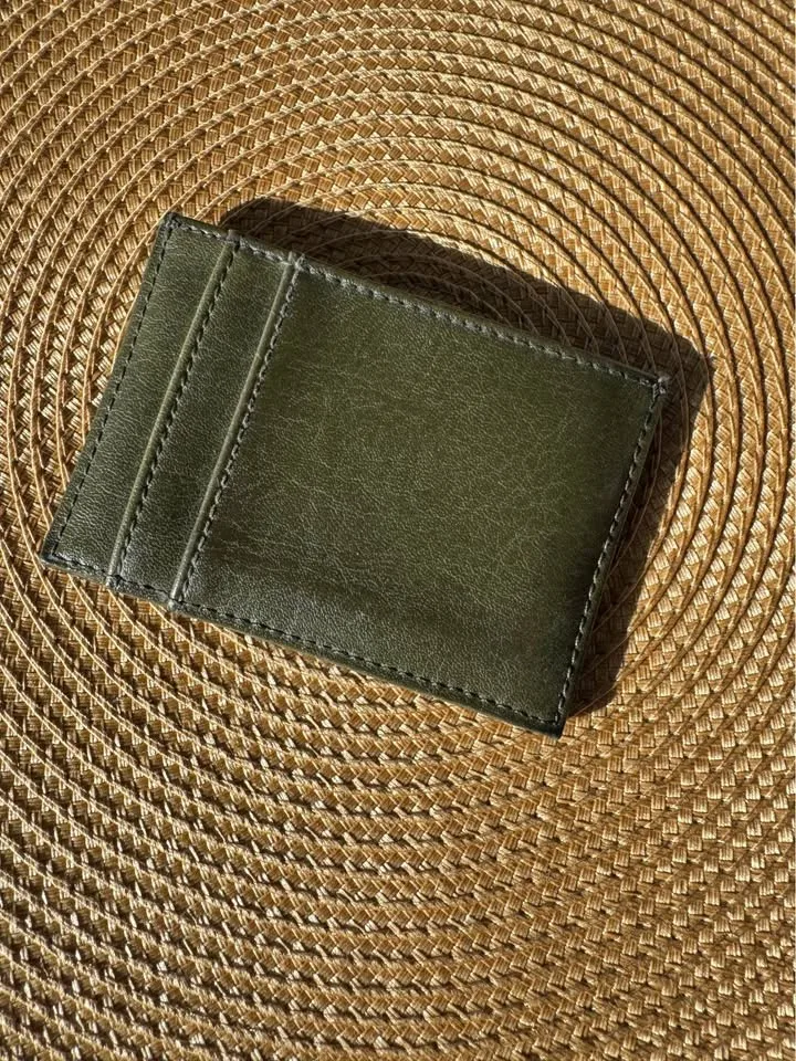 Matt & Nat Card Holder image indicator(2)