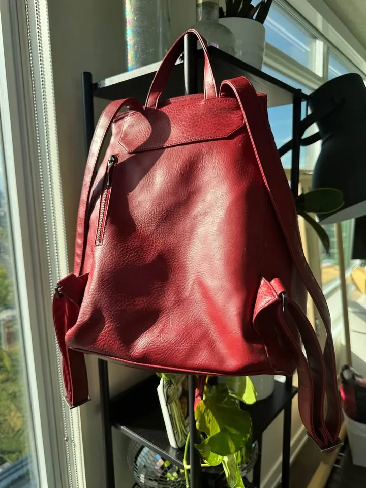 Matt & Nat Red Backpack image indicator(2)