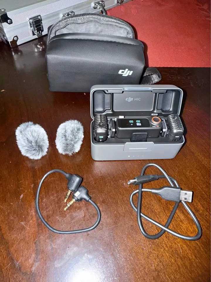 DJI mic 2 (2TX + 1RX and charging case) thumbnail