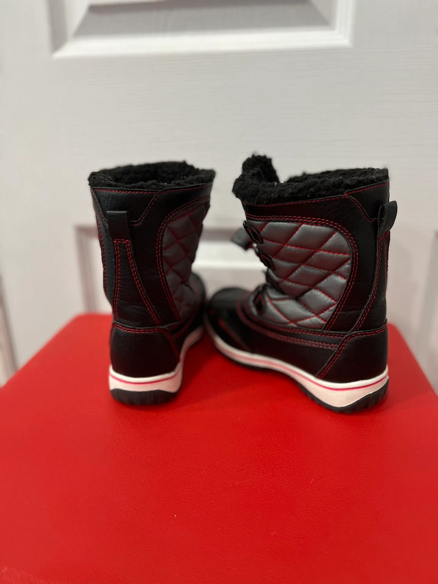 Totes Snow Boots Size 10M image indicator(3)