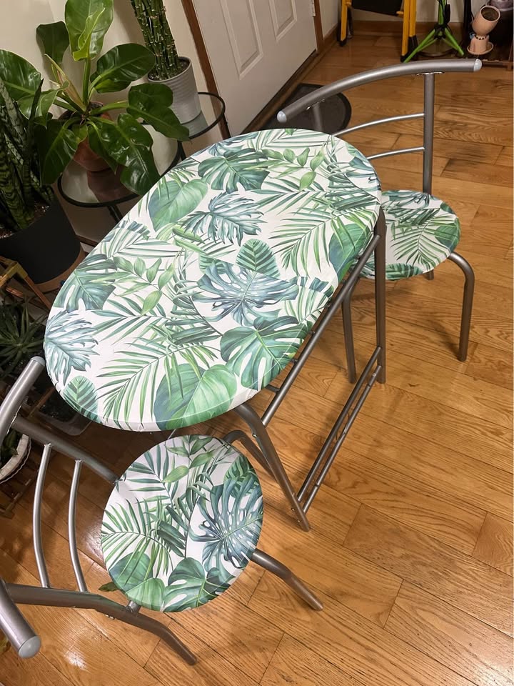 Small table with chairs - photo 2