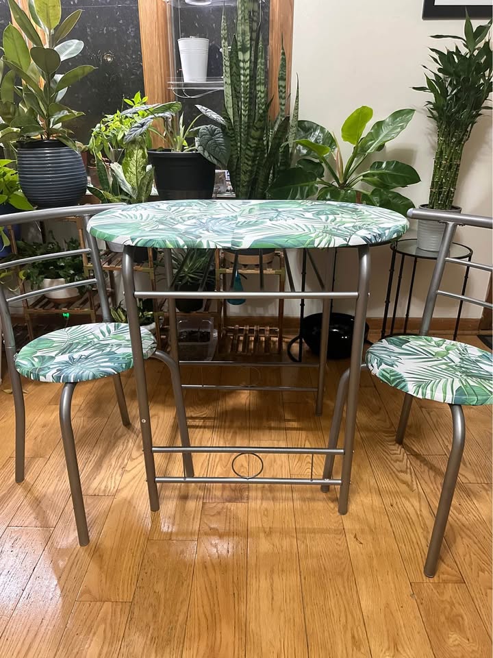 Small table with chairs - photo 3