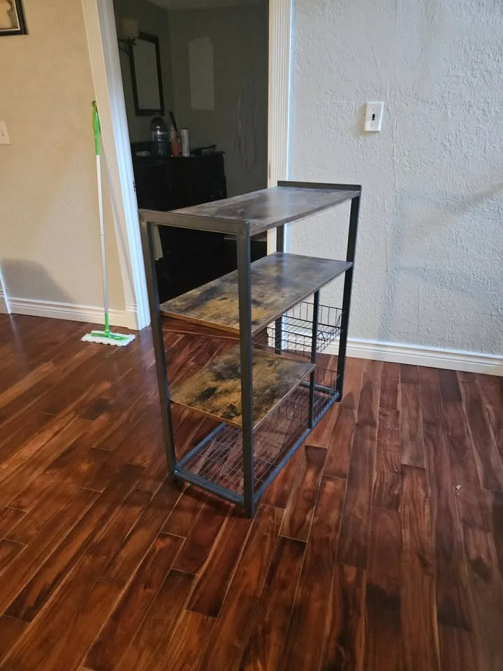 GOOD CONDITION KITCHEN BAKERS RACK image indicator(2)