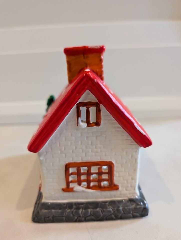 Christmas Village Ceramic School House Tealight lit - photo 5
