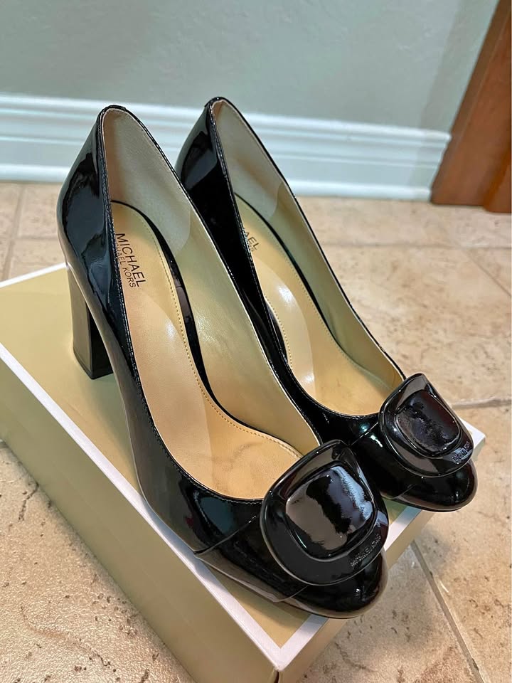New Michael Kors Pauline Closed Toe Patent Shoes Size 7.5