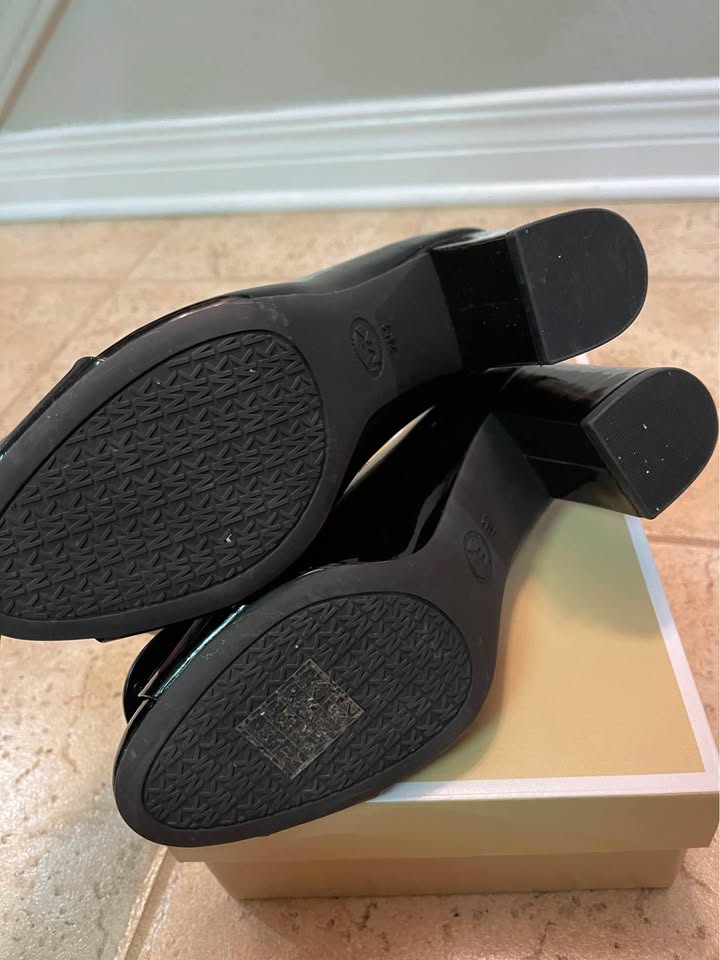 New Michael Kors Pauline Closed Toe Patent Shoes Size 7.5 - photo 2