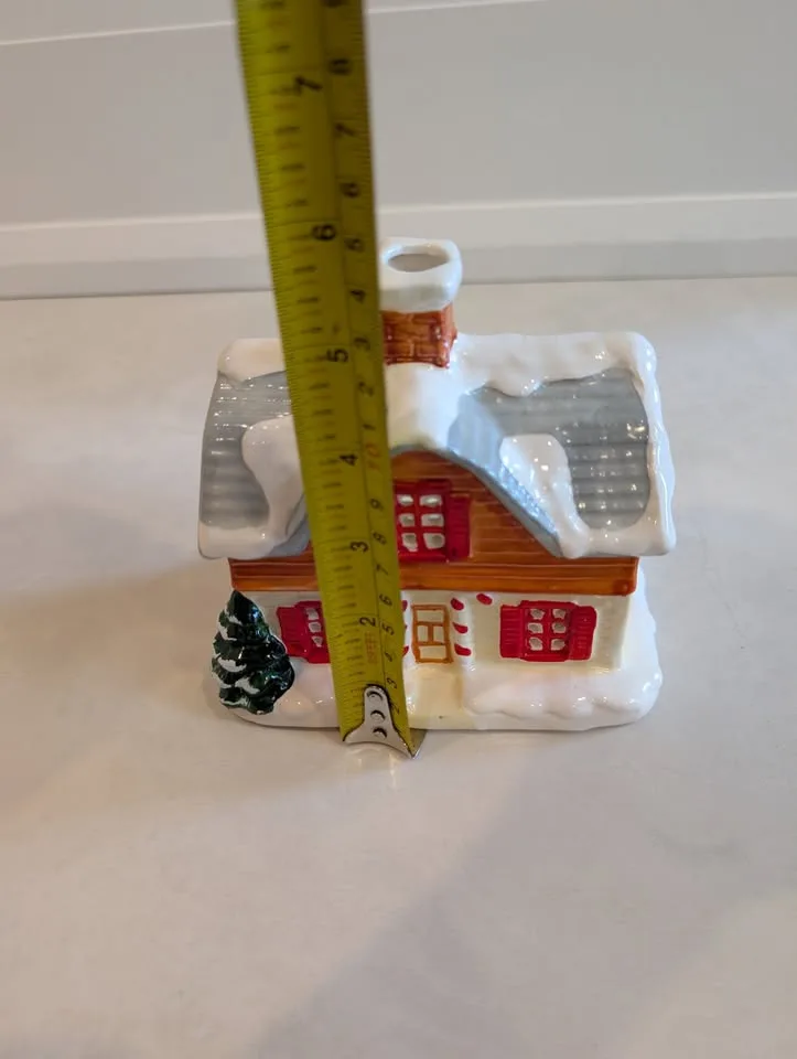 Christmas Village Ceramic House Tealight lit image indicator(10)