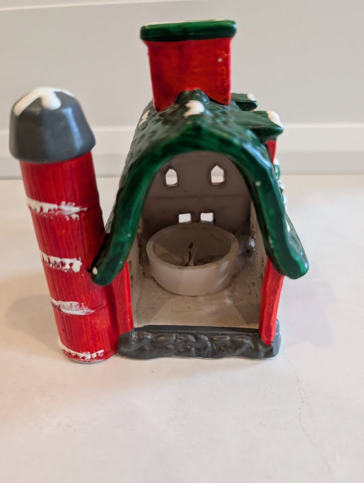 Christmas Village Ceramic Red Barn Tealight lit - photo 4
