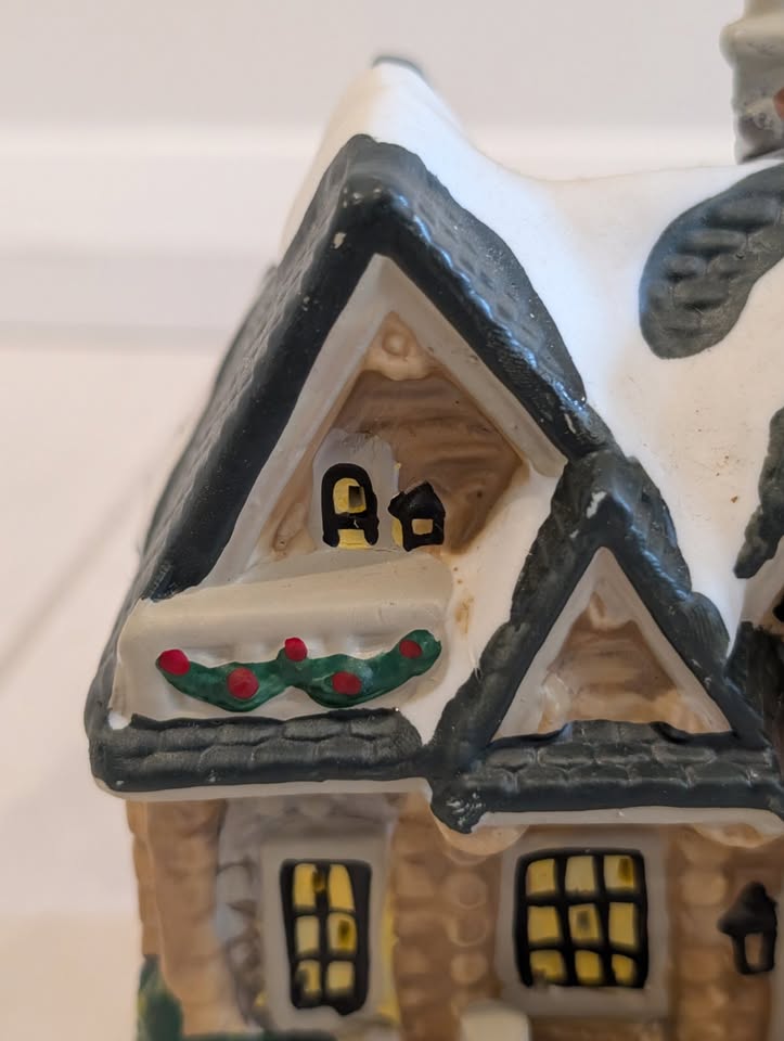 Trim Shoppe Attached Porcelain Lighted Houses - photo 3