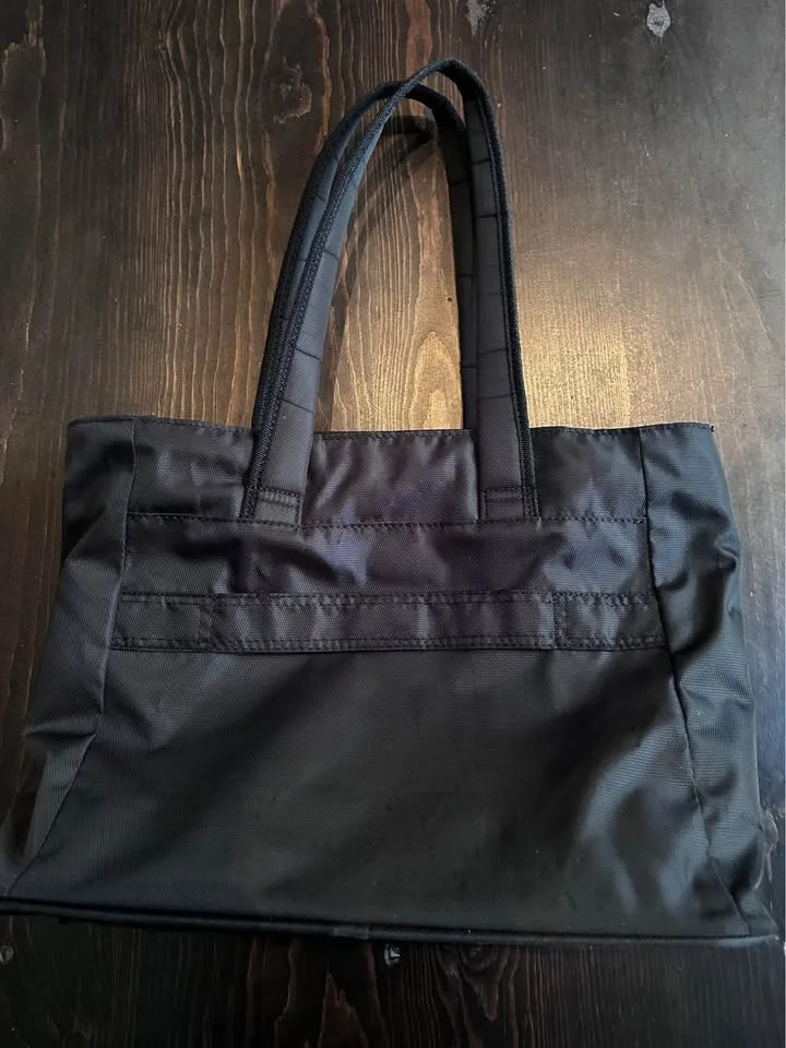 it Luggage black Weekender Traveler Tote Handbag image indicator(2)