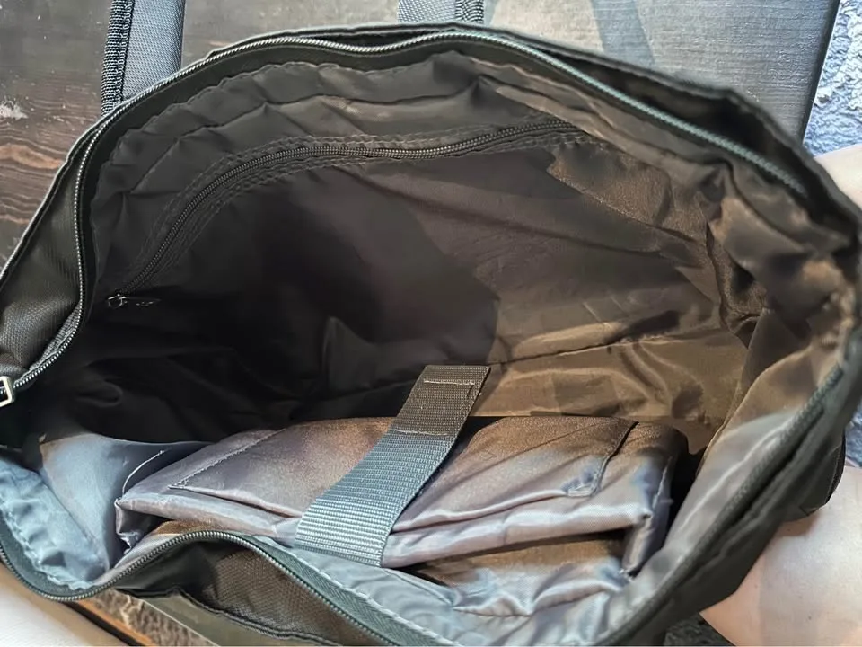 it Luggage black Weekender Traveler Tote Handbag image indicator(3)